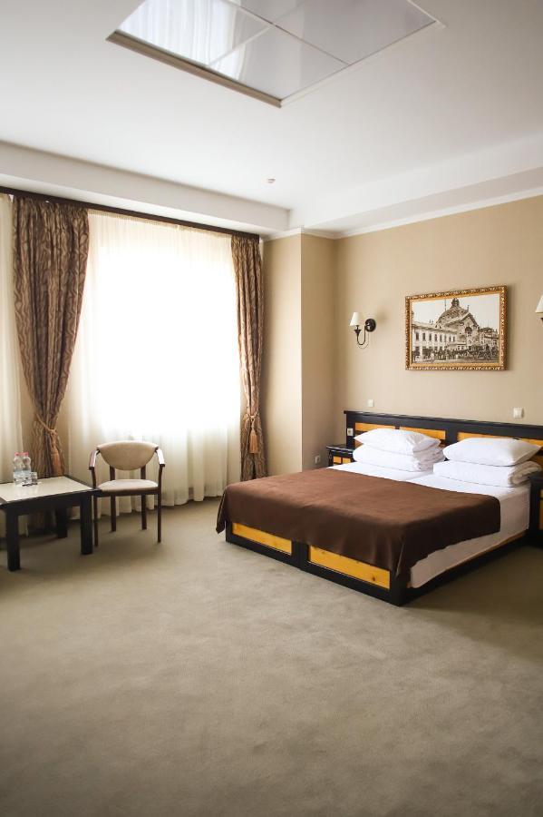 Georg Palace Hotel Chernivtsi Exterior photo
