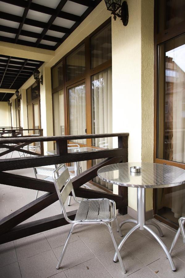 Georg Palace Hotel Chernivtsi Exterior photo