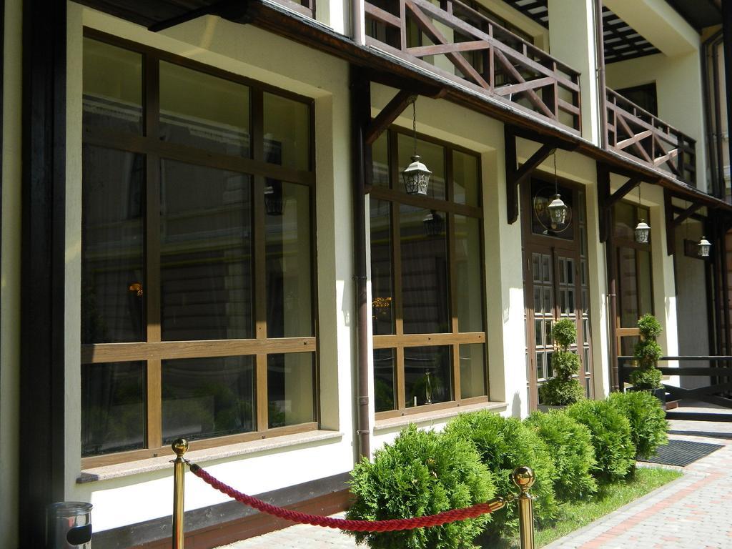 Georg Palace Hotel Chernivtsi Exterior photo