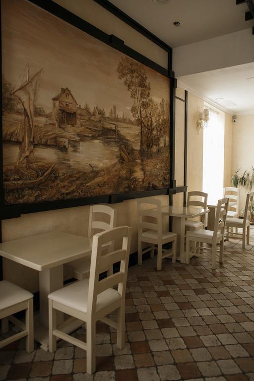 Georg Palace Hotel Chernivtsi Exterior photo